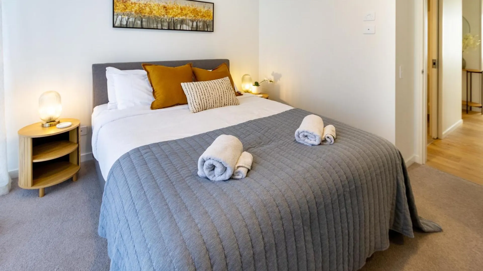 Warm Central City Apartment With 2 Free Carparks Christchurch
