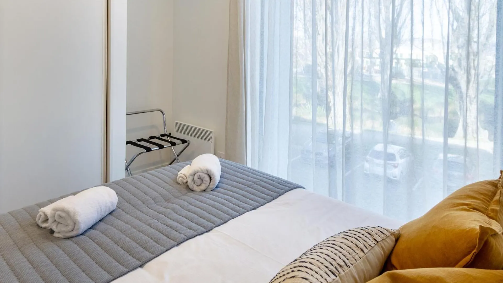 Warm Central City Apartment With 2 Free Carparks Christchurch