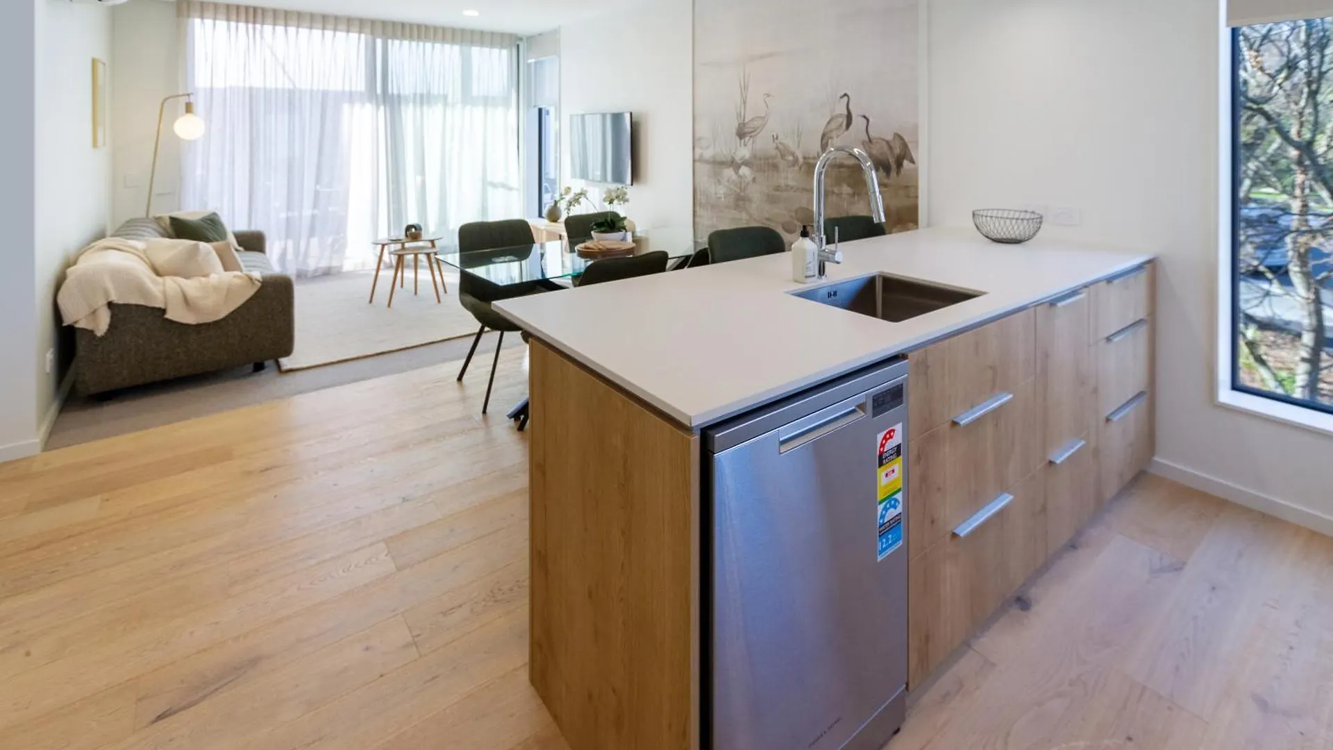 Warm Central City Apartment With 2 Free Carparks Christchurch