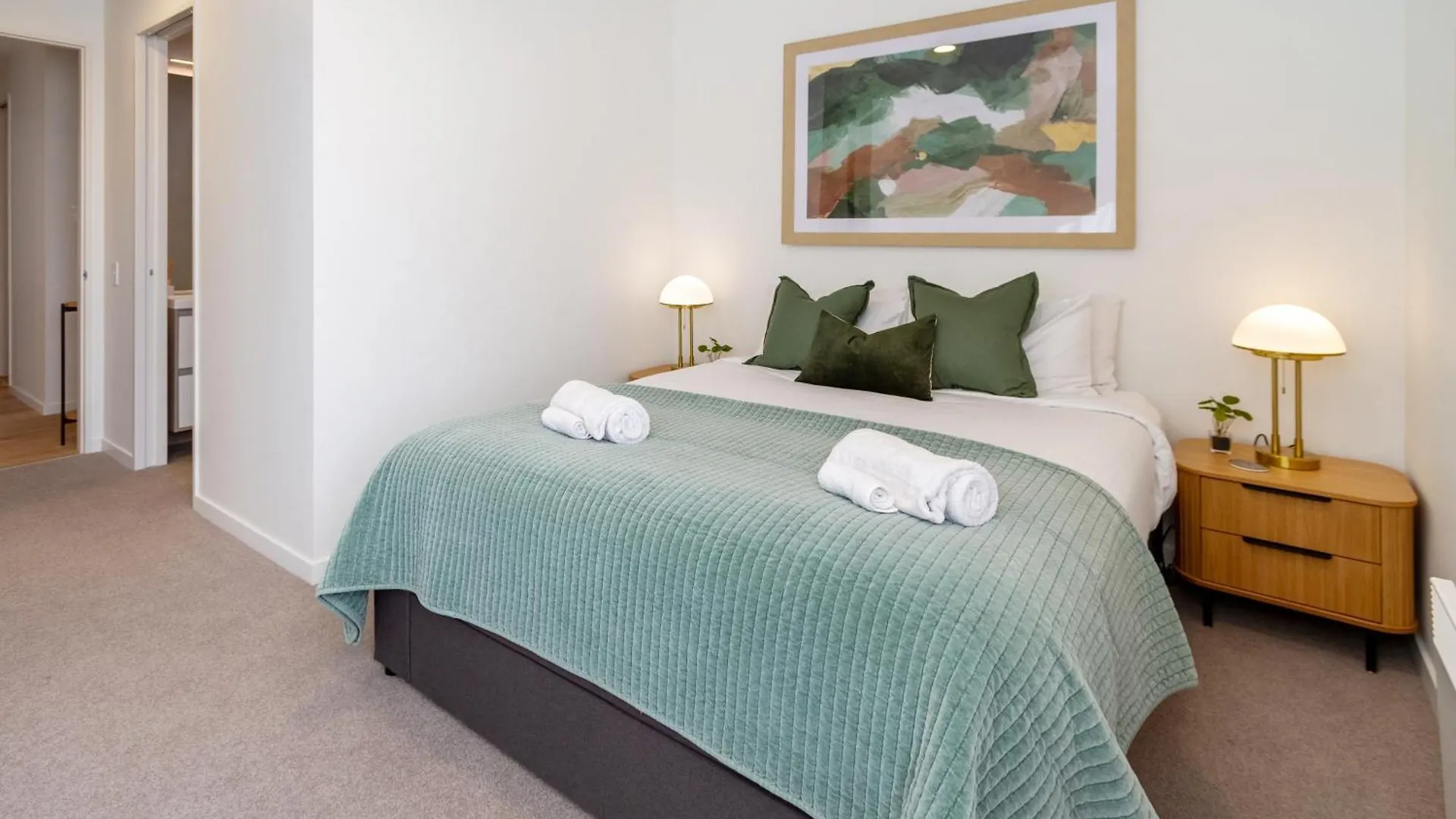 Warm Central City Apartment With 2 Free Carparks Christchurch New Zealand