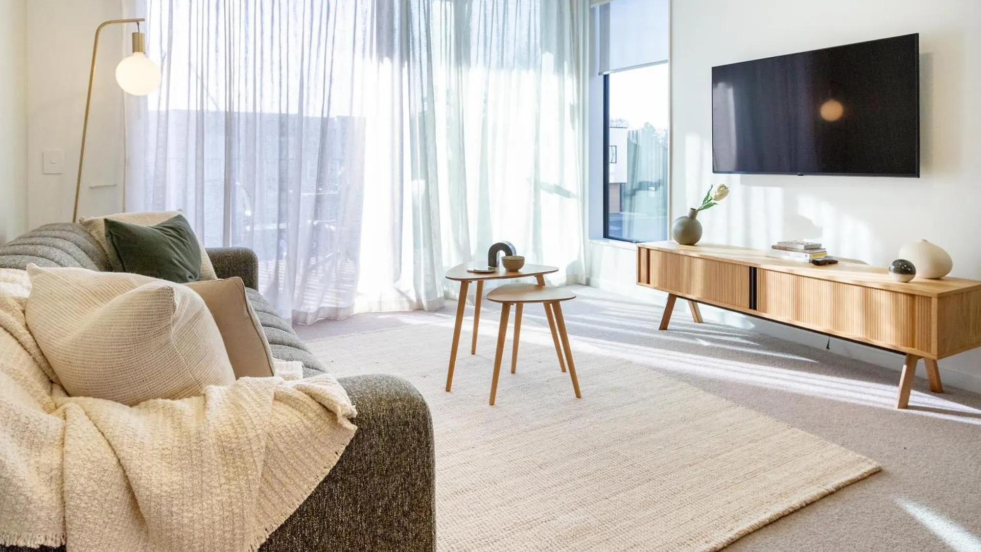 Warm Central City Apartment With 2 Free Carparks Christchurch