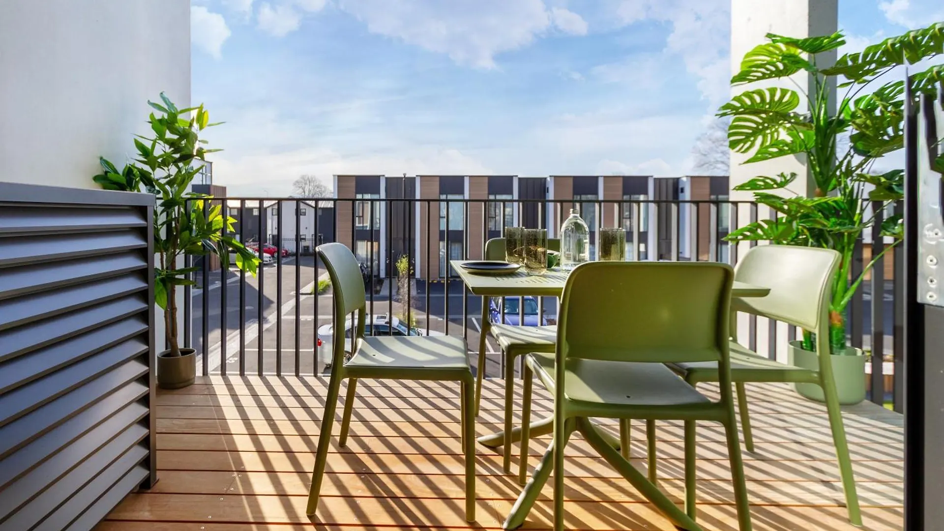 Warm Central City Apartment With 2 Free Carparks Christchurch